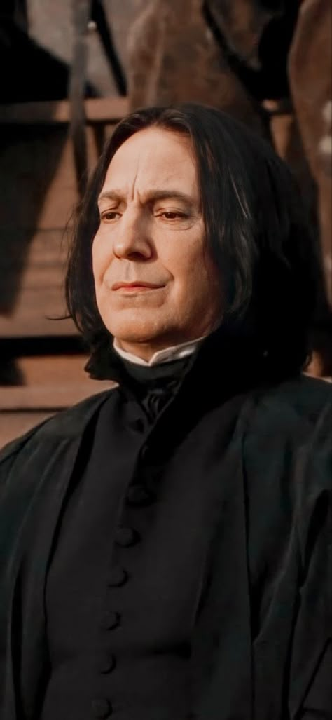 Severus Snape Smiling, Snape Smiling, Severus Snape Pictures, Sirius Snape, Severus Snape Always, Severus Snape Aesthetic, Severus Snape Wallpaper, Severus Sneep, Snape Wallpaper