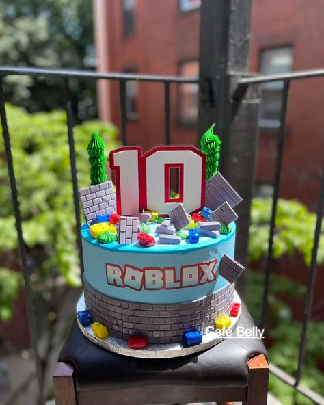 Roblox Birthday Cake 🎂 #Cafebelly #cake #Roblox Roblox Cake Design Buttercream, Roblox Birthday Party Cake, Roblox Cake Design Ideas, Roblox Cake And Cupcakes, Level 10 Unlocked Birthday Cake, Roblox Bday Cake, Roblox Party Theme Ideas, Easy Roblox Cake, Roblocks Cake Ideas