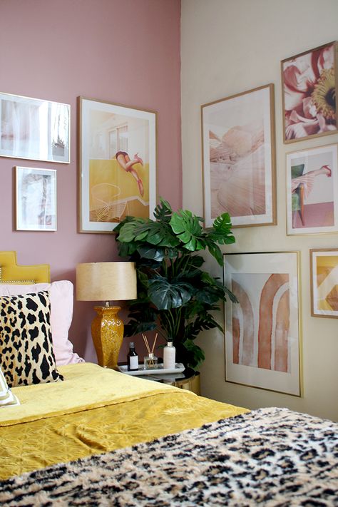 Gallery Wall Eclectic, Corner Gallery Wall, Redecorating Ideas, Kids Bedroom Walls, Art Deco Bedroom, Dekorasi Kamar Tidur, Green Bedroom, Bedroom Walls, Yellow Bedroom