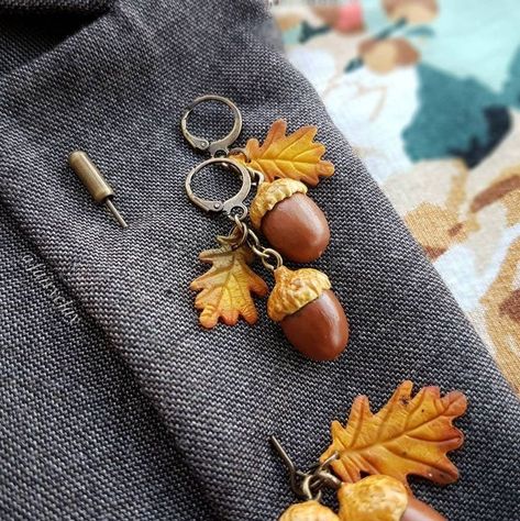 Polymer Clay Realistic, Clay Realistic, Acorn Jewelry, Acorn Earrings, Jewelry Polymer Clay, Halloween Clay, Food Birthday, Clay Diy Projects, Parcel Delivery