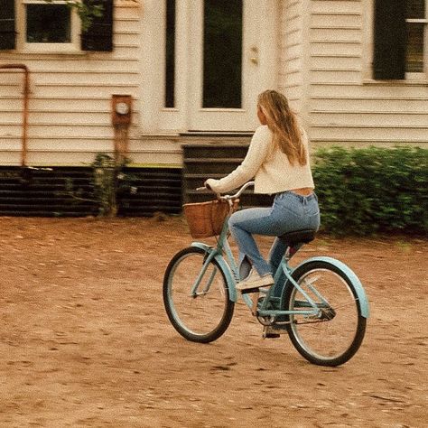 Sarah Cameron Outer Banks, Jennifer Niven, Sarah Cameron, The Pogues, Paradise On Earth, Summer Feeling, Great Friends, Outer Banks, Blonde Girl