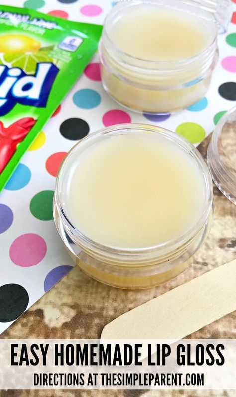 Lip Gloss Diy Recipes, Homemade Lip Gloss, Kids Lip Balm, Lip Gloss Recipe, Gloss Diy, Diy Lip Balm Recipes, Lips Gloss, Homemade Business, Natural Hair Growth Remedies