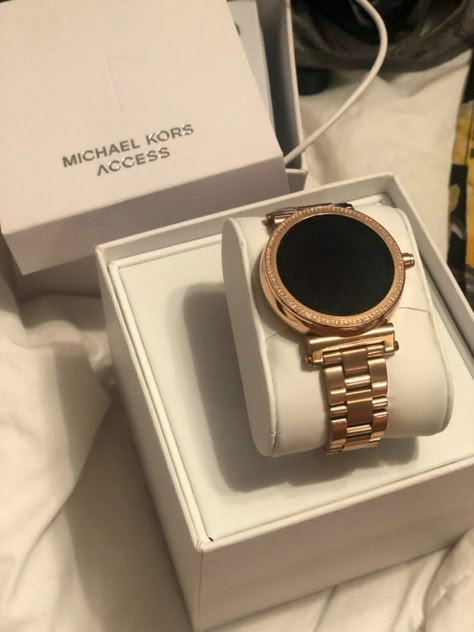 Trendy Watches Women, Michael Kors Watch Rose Gold, Stylish Watches For Girls, Elegant Watches Women, Pretty Watches, Trendy Watches, Fancy Watches, Watches Women Leather, Gold Watches Women