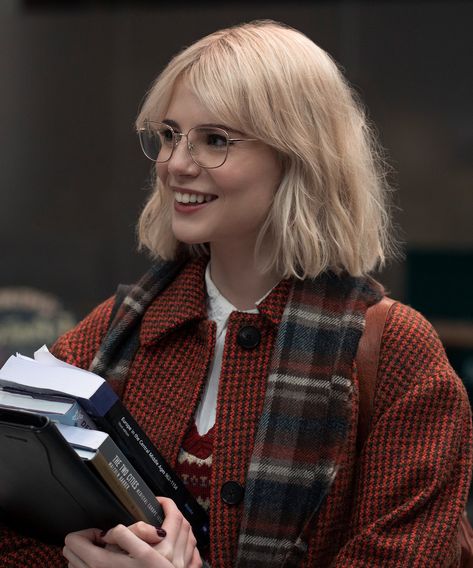 Elle Spain, Lucy Boynton, True Love Stories, Modern Love, Love Stories, Cortes De Cabello Corto, Hair Inspo, Cortes De Pelo, True Love