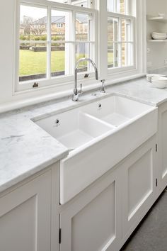 Kitchen Belfast Sink, Kitchen With Belfast Sink, The White Company Kitchen, Country Shaker Kitchen, Belfast Sink In Modern Kitchen, French Grey Kitchen Cabinets, Grey Shaker Kitchen Ideas, Cooks Table, Kitchen Taps And Sinks