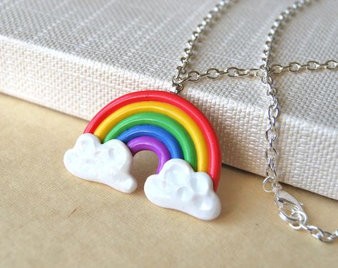 Fimo, Crea Fimo, Fimo Ideas, Clay House, Clay Keychain, Cadeau Parents, Necklace Polymer Clay, Rainbow Keychain, Handmade Clay Jewelry