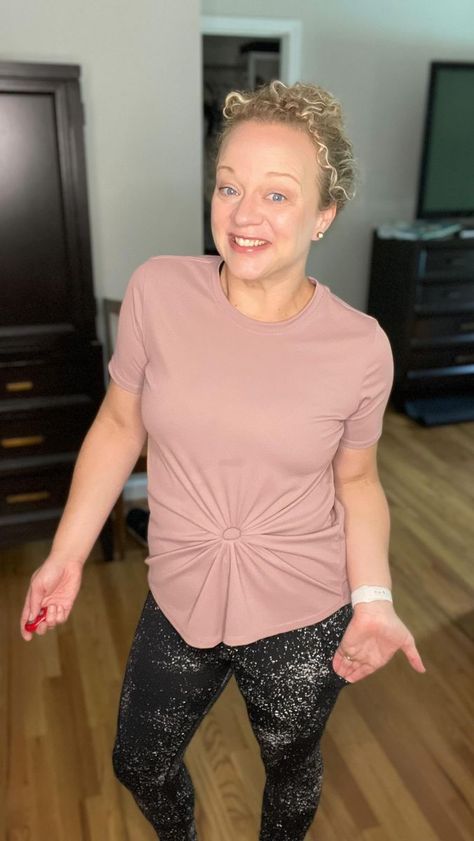 When your shirt needs some shape, but you don’t want to knot it, try this trick with a bangle bracelet and a hair tie! Would you style your shirt this way? 1 loop or 2? #athleticwear #athleisurewear #styletip #zyiaactive #workfromhomemama #bodypositivemovement #preschoolmom #stylebylizo | Over 40 | Casual Style & Easy Makeup | Chaos Management Hacks | Ally Brooke · Fabulous Bracelet Hack For Shirt, Bangle Shirt Hack, Bracelet Shirt Hack, Diy Twist Front Shirt, Style Your Shirt, How To Tie A Shirt, Tie A Shirt, Shirt Knot, T Shirt Hacks