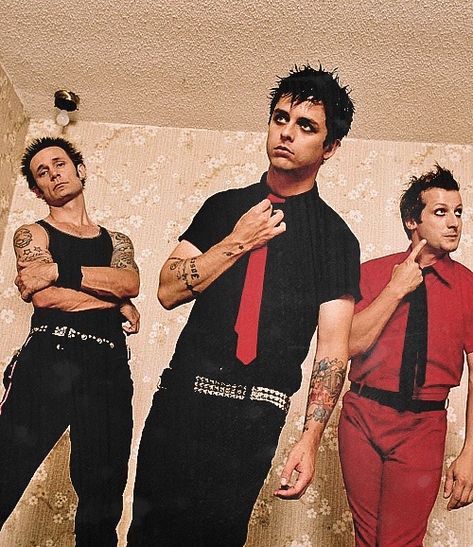 💚🤘🏼❤️🔥 Pop Punk Aesthetic, Billy Joe Armstrong, Mike Dirnt, Green Day Band, Billie Green Day, Jason White, Green Day Billie Joe, Tré Cool, Joe Armstrong