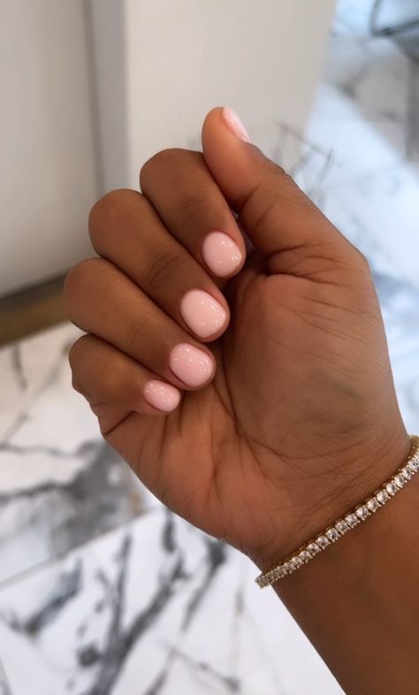 Natural Nails Gel Manicure, Pink Manicure Nails, Short Design Nails Art Ideas, Short Russian Nails, Short Dip Extension Nails, Pink Short Gel Nail Designs, Gel Nails Natural Nail Short, Short Gel Natural Nails, Short Russian Manicure