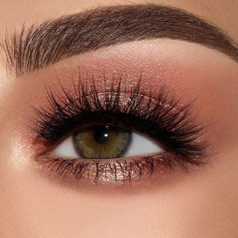 ROSE GOLD Augen Make-up-Look mit dem PAT McGRATH LABS 'MOTHERSHIP V: Bronze #makeup #EyeMakeup Metallic Eye Makeup, Rose Gold Eye Makeup, Make Up Designs, Make Up Gold, Gold Eye Makeup, Bronze Makeup, Smink Inspiration, Makeup Idea, Makijaż Smokey Eye