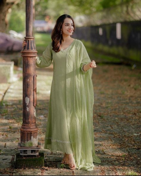 Dress Classy Elegant, Pastel Color Dress, Long Frock Designs, Stylish Kurtis Design, Trendy Outfits Indian, Long Gown Design, Simple Frocks, Salwar Pattern, Churidar Designs