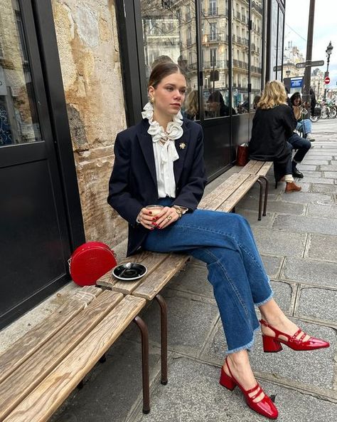 Shoes Outfit Ideas, Mary Jane Outfit, Mary Janes Outfit, Red Shoes Outfit, Mary Jane Shoes Outfit, Effortless Chic Outfits, Red Mary Jane Shoes, Red Loafers, Shoes Outfit