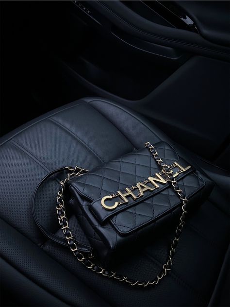 Amara Rossi, Chanel Aesthetic, Luxury Aesthetic, Bags Aesthetic, Luxury Suv, Chanel Black, Louis Vuitton Twist Bag, Black Aesthetic, Jewelry Bags