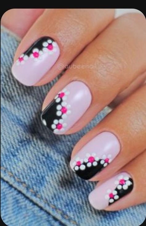 Nails Design Fall, Dot Nail Art Designs, Dot Nail Designs, Polka Dot Nail Art, Thanksgiving Nail Designs, Nail Art Stripes, Thanksgiving Nail, Geometric Nail Art, Dot Nail Art