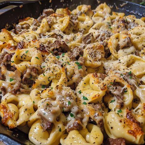 Philly Cheesesteak Tortellini Pasta Cheese Tortellini Recipes, Zucchini Sticks, Steak Pasta, Cooking Mama, Pasta Meals, Tortellini Recipes, Tortellini Pasta, Skillet Recipes, Keto Plan