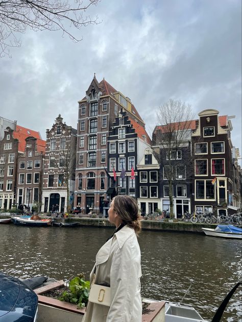 Internship Abroad Aesthetic, Studying In Europe Aesthetic, Abroad Aesthetic, Amsterdam Pictures, Study Abroad Travel, University Abroad, 2024 Board, Abroad Travel, Europe Aesthetic