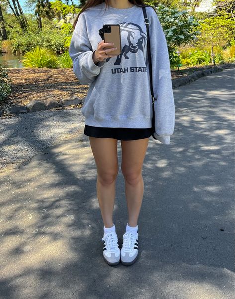 Samba outfit, adidas sambas, summer outfit inspo, casual summer outfit, sweatshirt outfit, outfit inspo, ootd, basic outfit, basic ootd Sambas Summer Outfit, White Samba Adidas Outfit, Samba Fits, Sambas Outfits, Adidas Samba Outfit Women, Casual Outfit Aesthetic, Samba Adidas Outfit, Sambas Adidas Women Outfit, Samba Classic