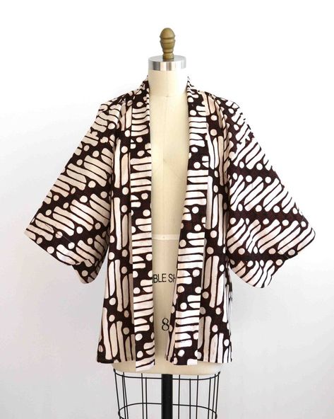 Indonesian traditional print Batik Parang made into house cozy | Etsy Kimono Outer Pattern, Outer Batik Long, Kimono Outer, Outer Pattern, Outer Batik, House Cozy, Batik Kombinasi, Patchwork Kimono, Haori Jacket