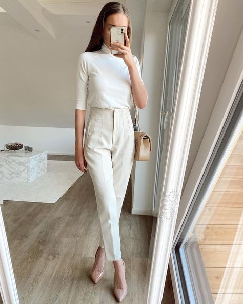 A L I N A 🧚🏼 Outfit Inspo on Instagram: “Back to the office look 👩🏽‍💻 - - - - #zara #zarafashion #zaraoutfit #zaraoutfits #zaraoutfitsdaily #zaraaddiction #zaralooks #zaratrousers…” A Outfit, Office Wardrobe, Business Outfits Women, Sophisticated Outfits, Office Outfit, Office Look, Stylish Work Outfits, Professional Attire, Elegant Dresses For Women