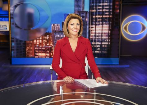 Tv Reporter Aesthetic, Robin Scherbatsky, Journalism Career, Inspirational Smile Quotes, Ocean Blue Eyes, Hotel Gym, Tv Anchors, First Thing In The Morning, News Anchor