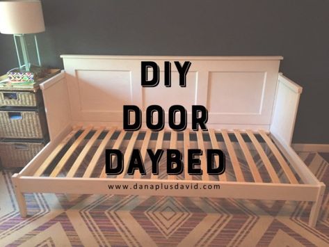 How to build a daybed out with an Ikea frame and an old door Ikea Twin Bed, Twin Bed Couch, Diy Twin Bed Frame, Diy Twin Bed, Daybed Headboard, Daybed Room, Diy Daybed, Murphy Bed Ikea, Diy Couch