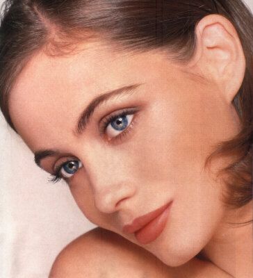 Emmanuelle Beart Famous French Actresses, French Actresses, Candice Bergen, French Film, Jeanne Moreau, Jennifer Beals, Looks Pinterest, Ingrid Bergman, French Films