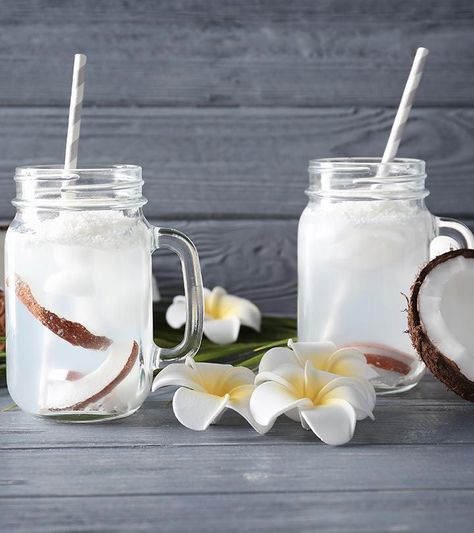 Benefits Of Coconut Water, Coconut Water Benefits, Natural Electrolytes, Benefits Of Coconut, Coconut Health Benefits, Best Fat Burning Foods, Electrolyte Drink, Clear Liquids, Popular Drinks