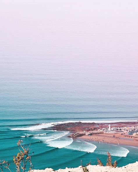 Imsouane bay 🌊🏄☀️!! Longest wave in Morocco 🇲🇦 Surfing Morocco, Surf Morocco, Beautiful Morocco, Logo Surf, Moroccan Wallpaper, Morocco Beach, Morocco Trip, Surf Instructor, Africa Travel Guide