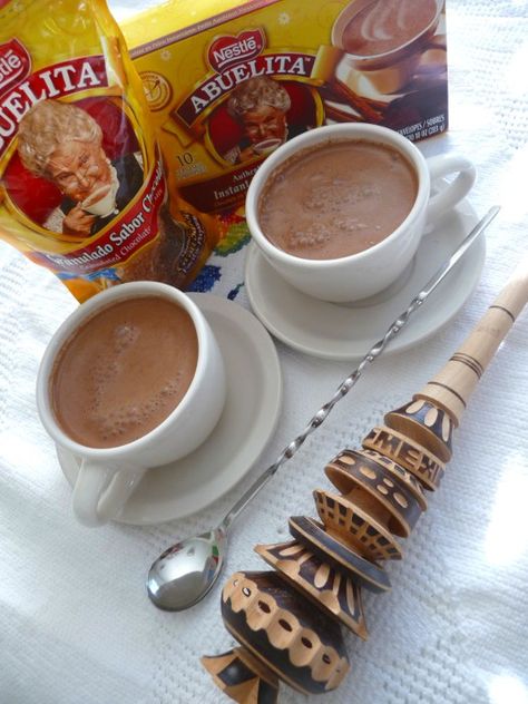 Abuelita's Hot Chocolate <3 Abuelita Chocolate, Abuelita Hot Chocolate, Creating Traditions, Chocolate Abuelita, Summer Popsicles, Mexican Dessert Recipes, Yummy Meals, Mexican Hot Chocolate, Chocolate Mugs