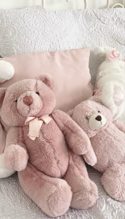 Teddy Aesthetic, Wallpapers Rosa, Wallpers Pink, Teddy Bear Wallpaper, Pink Wallpaper Girly, Soft Pink Theme, Pink Teddy Bear, Pink Teddy, 背景 シンプル