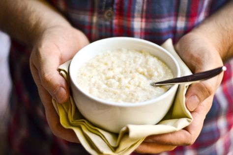 A flavorful, stick-to-your-ribs comfort food breakfast. Garlic Quinoa, Grits Recipes, Fried Cheese Curds, Crawfish Recipes, Southern Breakfast, Grits Recipe, Hot Cereal, Food Breakfast, Buzzfeed Food