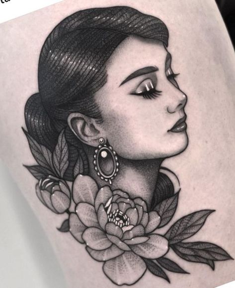 American Traditional Tattoo Portrait, Vintage Portrait Tattoo, Illustrative Portrait Tattoo, Linework Portrait Tattoo, Simple Portrait Tattoo, Audrey Hepburn Tattoo Ideas, Old Hollywood Tattoo, Small Portrait Tattoo, Audrey Hepburn Tattoo