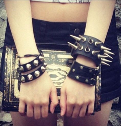 Girl wearing a mini skirt and punk spikes bracelets
Punk aesthetic Spike Bracelet, Funky Jewelry, Emo Scene, Skagen, Miu Miu Ballet Flats, Rock Style, Piercing Jewelry, Cute Jewelry, Me Core