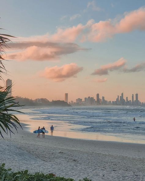 Gold Coast Sunset, The Gold Coast, East Coast Australia Aesthetic, Gold Coast Lifestyle, Life In Australia Aesthetic, Gold Coast House, Brisbane Australia Aesthetic, Gold Coast Australia Aesthetic, Gold Coast Aesthetic