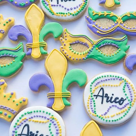 Mardi Gras Birthday, Mardi Gras Cookies Decorated, Mardi Gras Cookies, Mardi Gras Decorated Cookies, Mardi Gras Themed Cake, Mardi Gras First Birthday Party, Mardi Gras Sugar Cookies, Mardi Gras Baby Shower Cookies, Mardi Gras Party Decorations