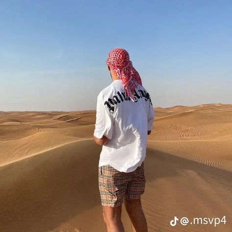 come to dubai habibi Dubai Men Outfit, Desert Outfit Men, Dubai Desert Outfit, Desert Outfit Ideas, Dubai Outfits Ideas, Dubai Photoshoot, Dubai Outfit, Desert Outfit, Vacation Outfits Men