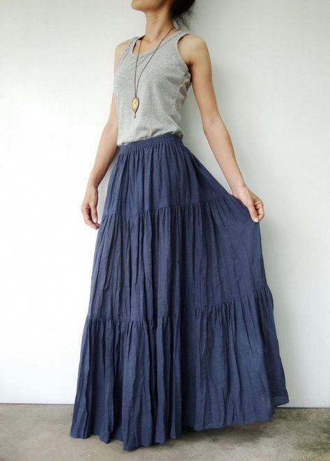 peasant skirt no. 5. I just love peasant skirts. #ModestSkirts Pola Rok, Look Hippie Chic, Long Tiered Skirt, Tule Rok, Stile Boho Chic, Boho Mode, Mode Hippie, Peasant Skirt, Estilo Hippie