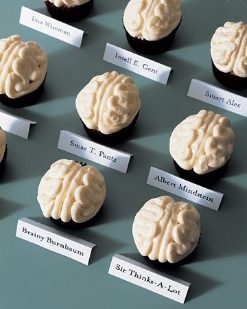 Brain cupcakes for my future neurologist's med school graduation party.  #brain #cupcakes #medical Buffet Halloween, Brain Cupcakes, Halloween Food Cupcakes, Martha Stewart Halloween, Frosted Cupcakes, Postres Halloween, Recetas Halloween, Martha Stewart Recipes, Holiday Cupcakes