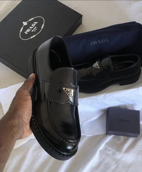 Loafers Men Outfit, Platform Casual Shoes, Cozy Streetwear, Black Men Fashion Urban, Prada Loafers, Loafers Outfit, Men's Streetwear, Classy Outfits Men, Men Dior