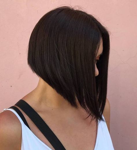 Nape Length Bob Longer at the Front Choppy Layers For Long Hair, Long Lob Haircut, Angled Bob Haircut, Long Lob, Half Up Hairstyles, Haircuts To Try, Angled Bobs, Short Hair Back, Angled Bob Haircuts