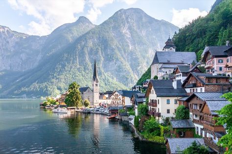 From trick fountains to scoping out spots that appeared in The Sound of Music, here are some of the quirky, fun spots to see in #Salzburg. #Austria | #Europe | #Travel Austria Travel Guide, Perang Dunia Ii, Germany Vacation, Hallstatt Austria, Perfect Background, Sky Mountain, Mountain Ranges, Salzburg Austria, Austria Travel