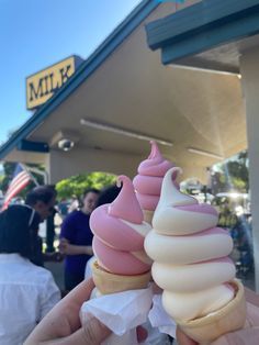 Strawberry Soft Serve Ice Cream, Soft Serve Flavors, Tub Of Ice Cream Aesthetic, Soft Serve Aesthetic, Soft Serve Ice Cream Aesthetic, Strawberry Ice Cream Aesthetic, Strawberry Soft Serve, Pretty Ice Cream, Ice Cream Soft Serve