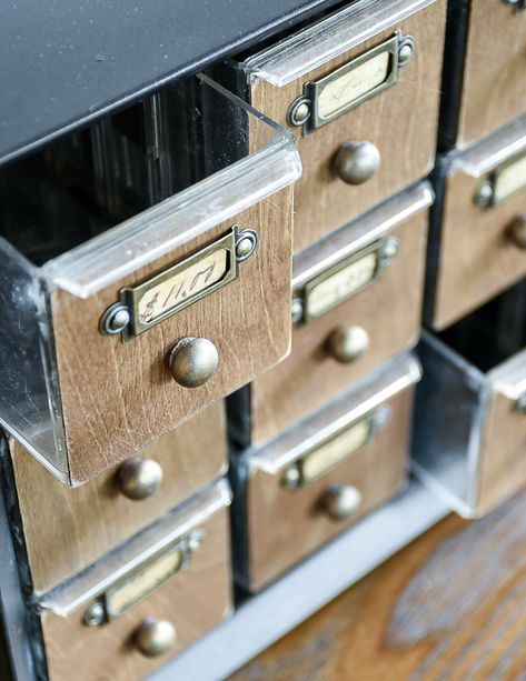 Dollar Tree Storage, Hardware Organizer, Jewelry Organizer Drawer, Dollar Tree Organization, Dollar Store Diy Organization, Card Catalog, Diy Drawers, Jewelry Organizer Diy, Plastic Drawers