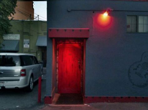 How to Get Into LA's Best Secret Bars Los Angeles, Speakeasy Decor Bar, Hidden Entrance, Secret Speakeasy, Speakeasy Bars, Speakeasy Door, Speakeasy Decor, Underground Bar, Easy Bar