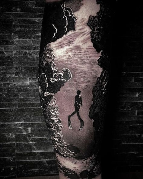 Creepy Ocean Tattoo, Deep Sea Tattoo, Under Water Tattoo, Underwater Diver, Underwater Tattoo, Diver Tattoo, Tattoo Black And Grey, Sea Tattoo, Water Tattoo