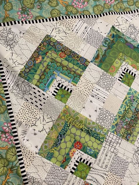 Green KFC and Low Volume Quilt is Done – agilejack Quilts With Green Fabric, Low Volume Quilts Ideas, Low Volume Quilts, Green Quilts, Log Cabin Blocks, Low Volume Quilt, Log Cabin Quilt Pattern, Kaffe Fassett Quilts, Quilting Patchwork