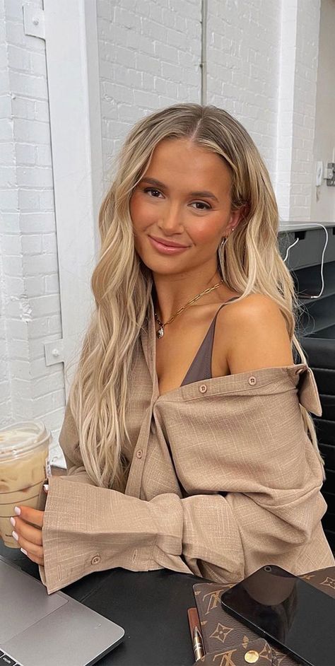 Low Maintenance Blonde, Cute Blonde Hair, Summer Blonde Hair, Cute Blonde, Color Formulas, Spring Hair Color, Honey Blonde Hair, Low Maintenance Hair, Blonde Hair Inspiration