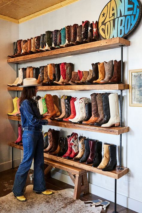 Cowboy Boot Rack Ideas, Cowboy Boots Storage Ideas, Wall Boot Storage, Cowboy Boot Closet, Cowboy Boot Storage Ideas Closet, Western Boot Storage, Western Boot Display, Boot Closet Organization, Western Boot Rack