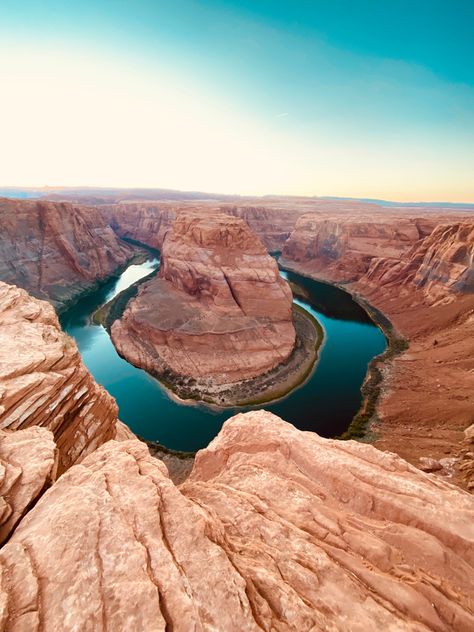 Horseshoe Bend in Page, AZ is a popular destination for photo-ops and geological discoveries. Horseshoe Bend Arizona Pictures, Horseshoe Arizona, Horseshoe Aesthetic, Hiking Instagram Pictures, Horseshoe Canyon, Horseshoe Bend Arizona, Arizona Trip, Page Az, Glen Canyon