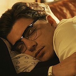 AAAWWWWWW. SWEETIE. Zane Holtz Darius Deamonne Aesthetic, Richie Gecko Aesthetic, Zane Holtz Henry Winter, Guy Reading Aesthetic Faceless, Henry Winter The Secret History, Hot Italian Men, Billy Zane Titanic, Richie Gecko, Zane And Heath